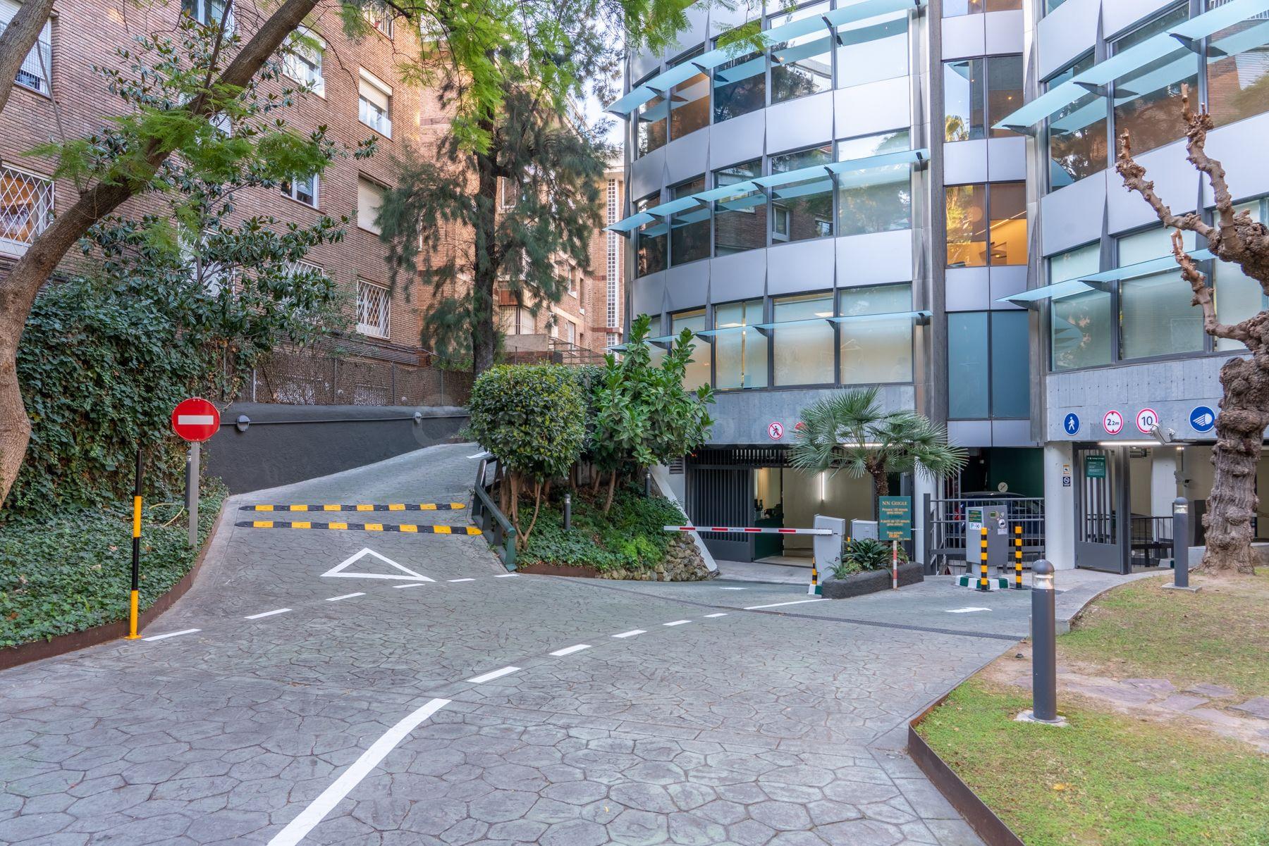 Parking de moto 3m² en alquiler - Barcelona
