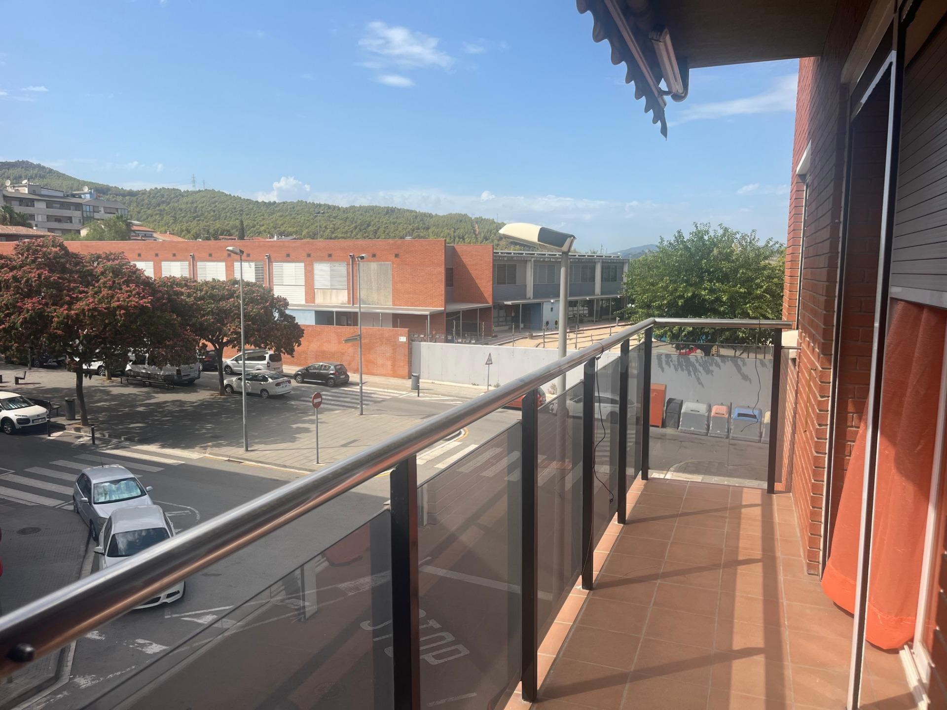 PISO SEMINUEVO ESQUINERO ZONA TRANQUILA