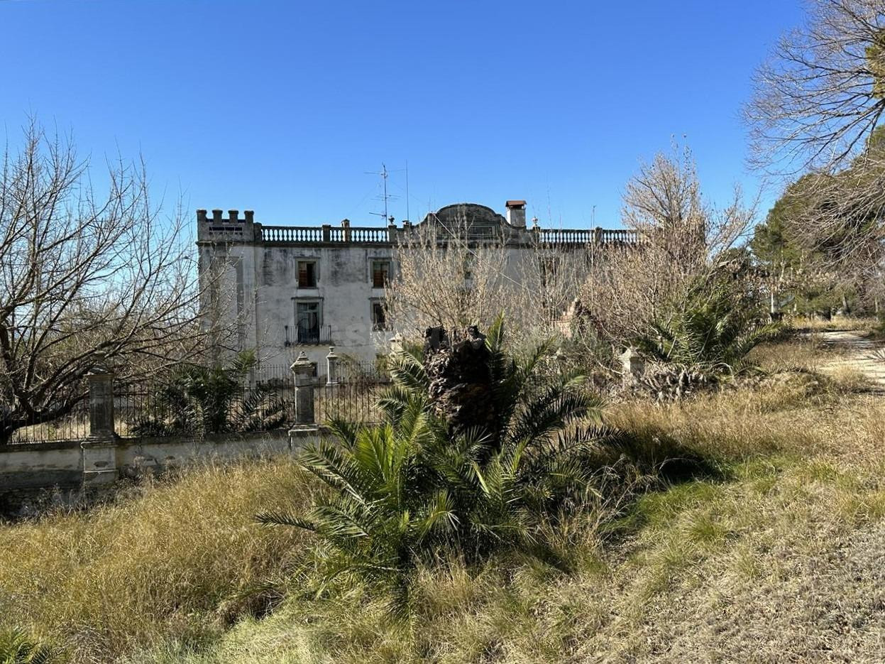 VENTA SOLAR TERCIARIO CON MASIA  EN ONTINYENT VALENCIA