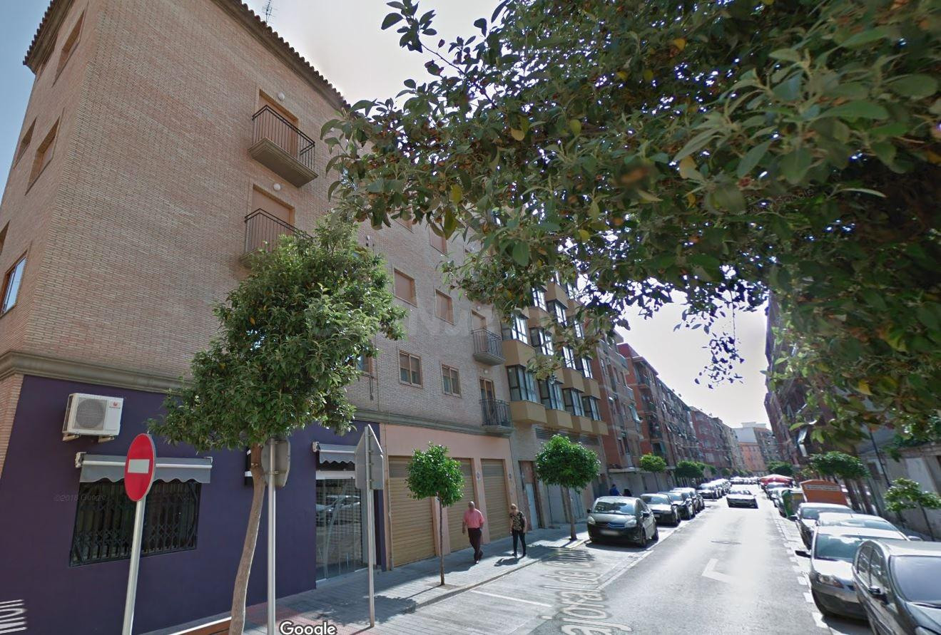 VENTA LOCAL + GARAJES - 1500 m2  CONSTRUIDOS EN QUART DE POBLET