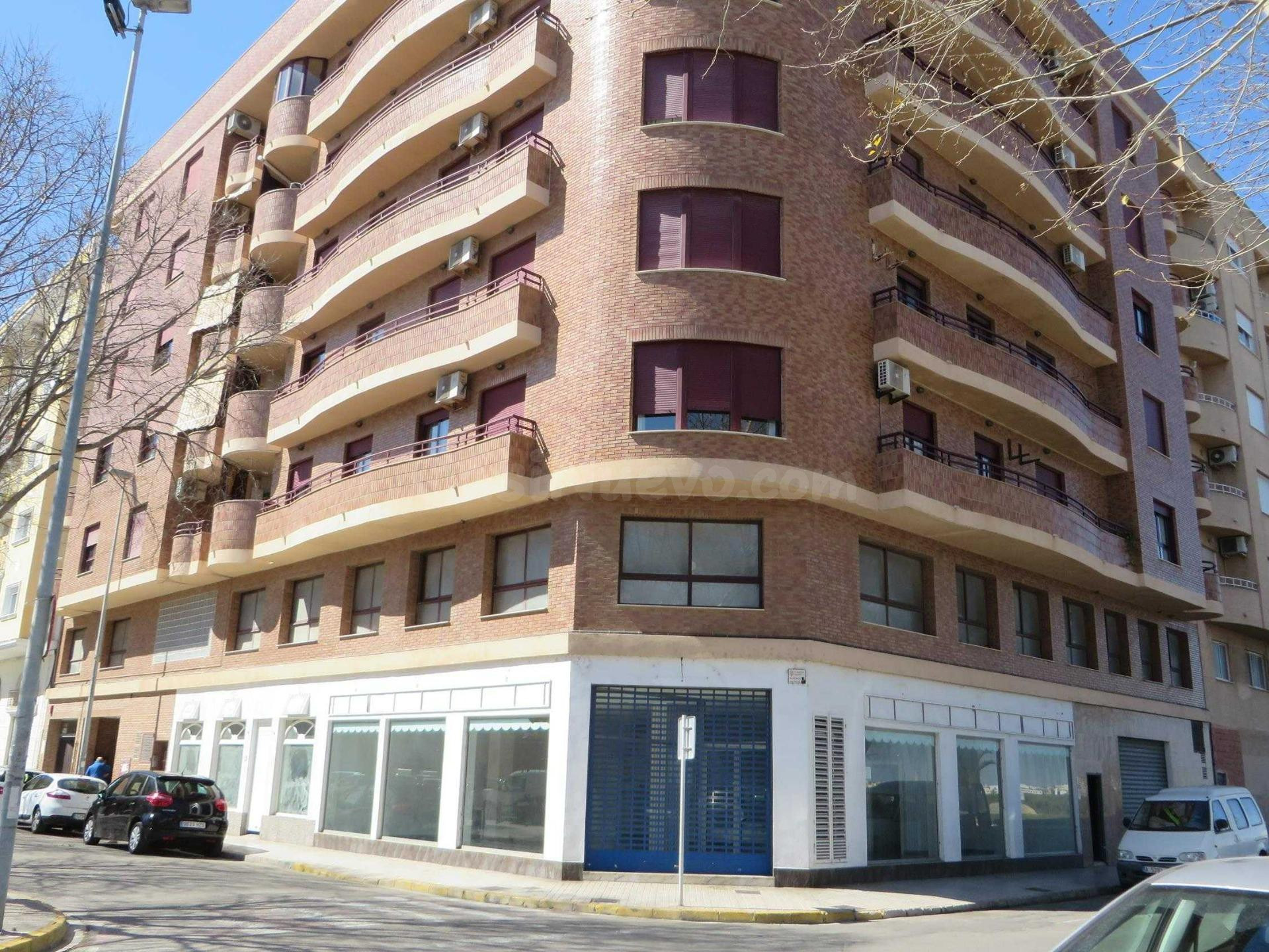 LOCAL COMERCIAL EN BRUTO CON GRAN POTENCIAL EN OLIVA (VALENCIA)