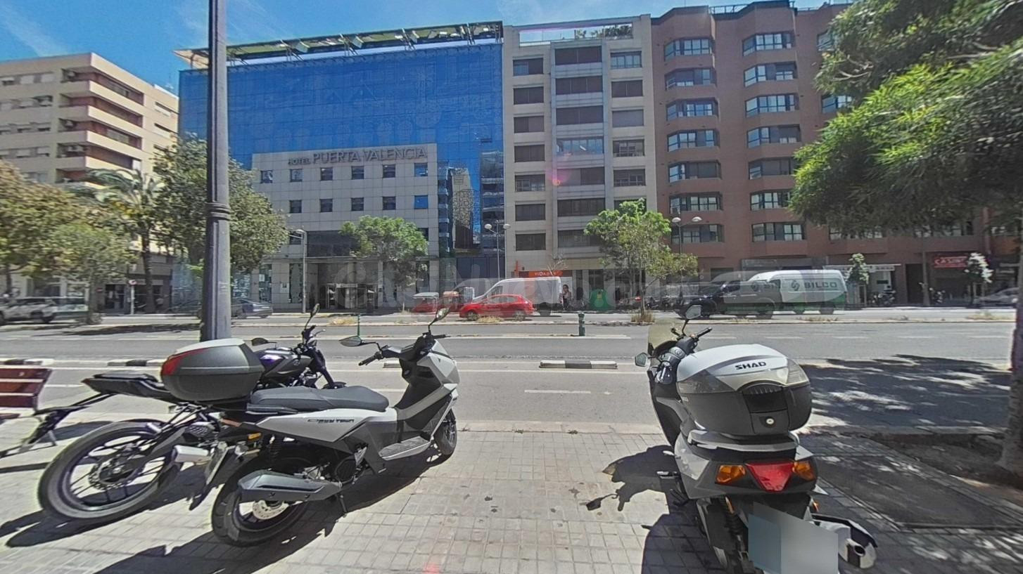 Comercial en venta en CARDENAL BENLLOCH (Valencia)