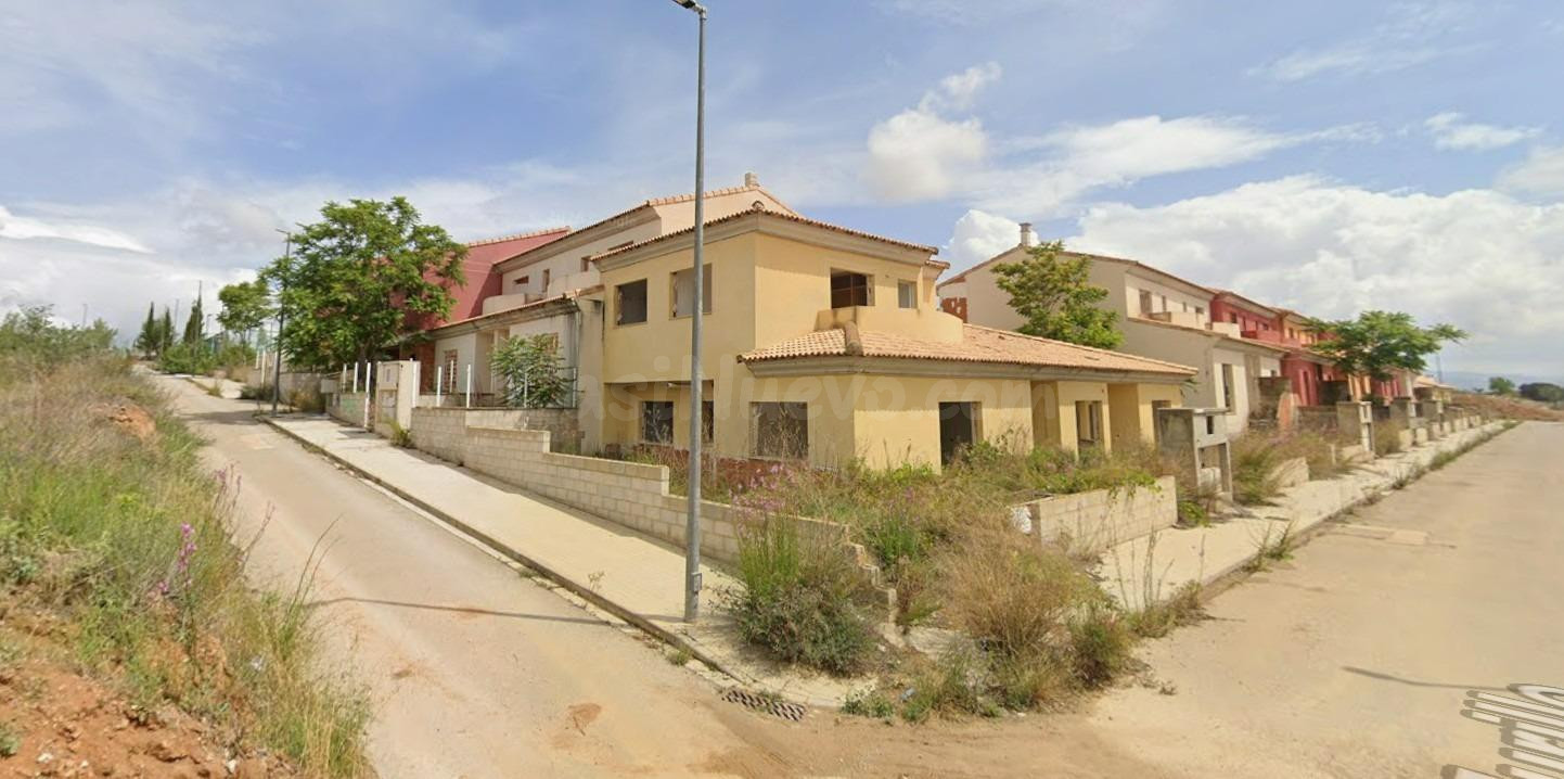 VENTA DE PROMOCIÓN RESIDENCIAL: 21 VIVIENDAS UNIFAMILIARES Y 16 CASAS ADOSADAS EN CAUDETE DE LAS FUENTES