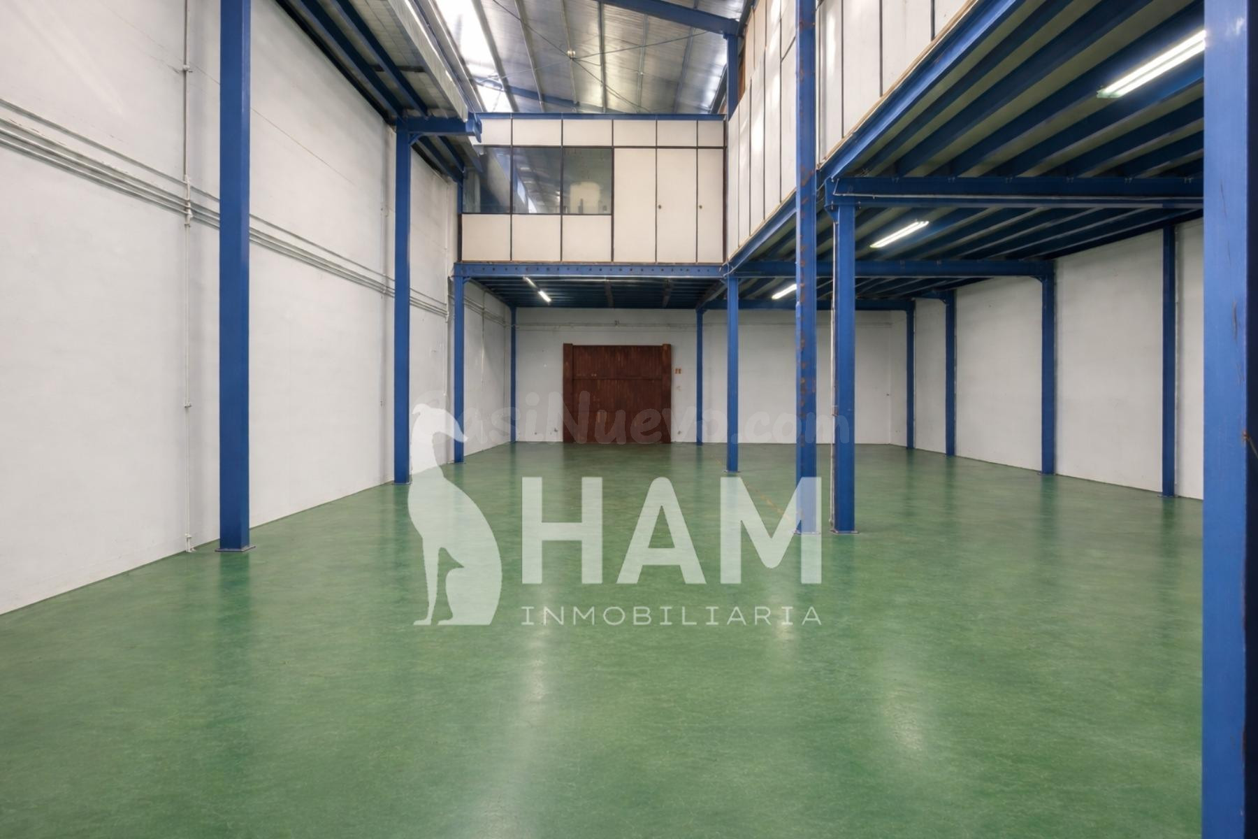 NAVE INDUSTRIAL CON OFICINAS EN PRADO DEL ESPINO (BOADILLA DEL MONTE) — 1.300 M2, 3 PLANTAS, MONTACARGAS