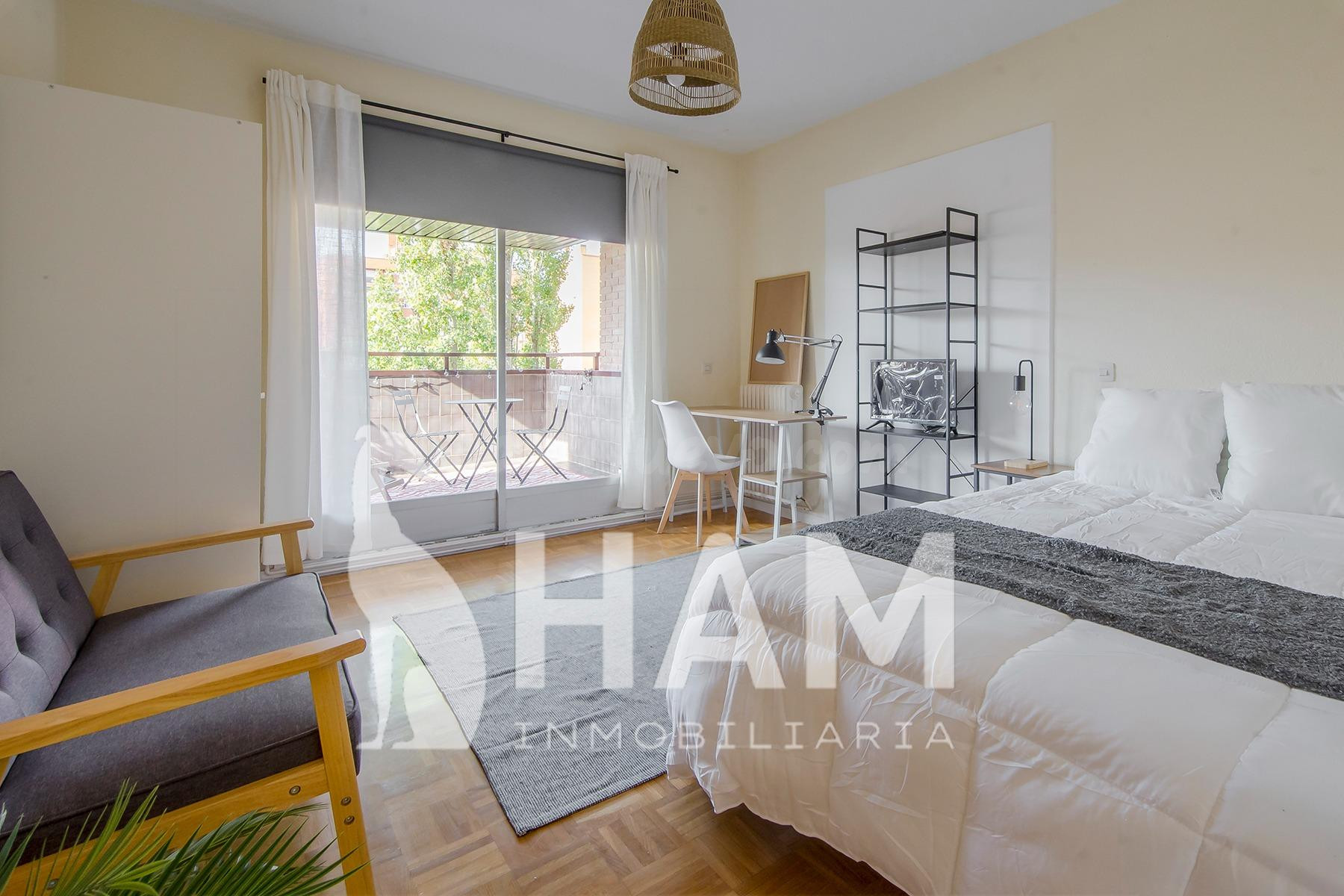 Habitación en C/ Olivo, 15