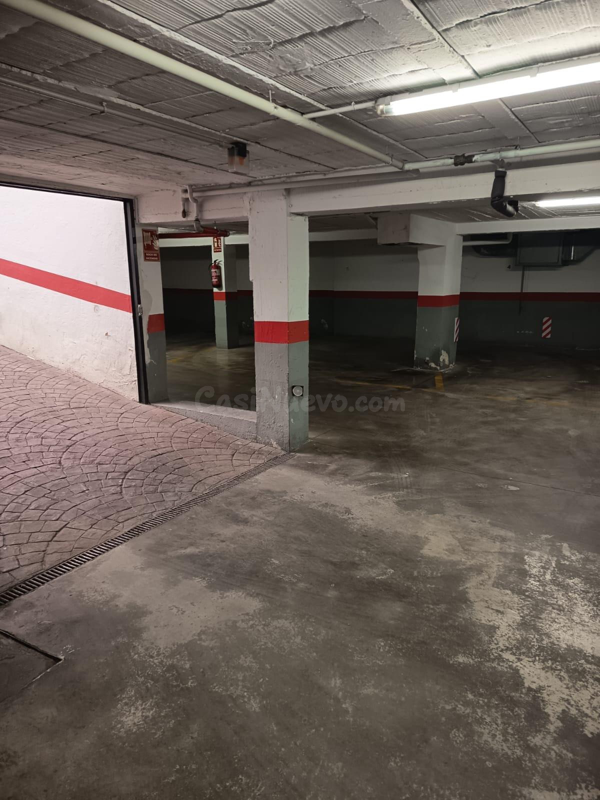 APARCAR SIN ESFUERZO: COCHERA EN SANTA INÉS CON EXCELENTE ACCESO