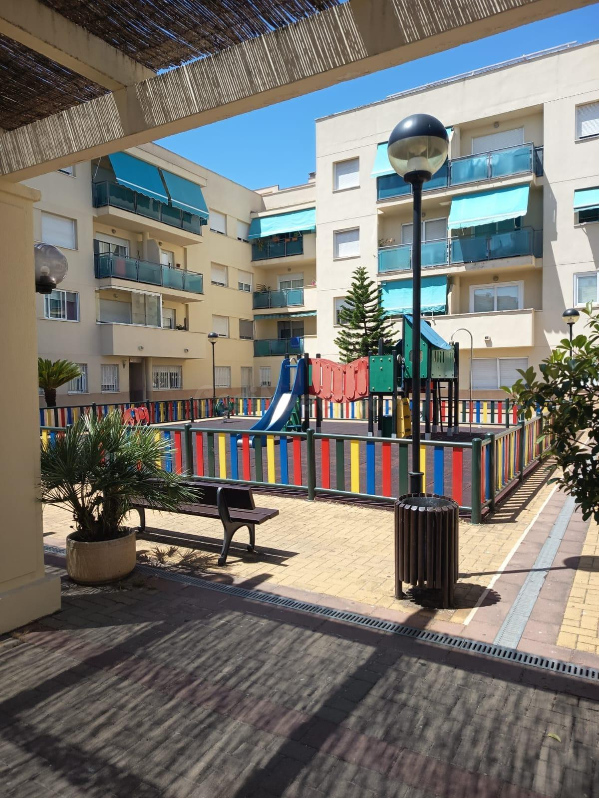Piso en urbanización junto al Carrefour sierra!!