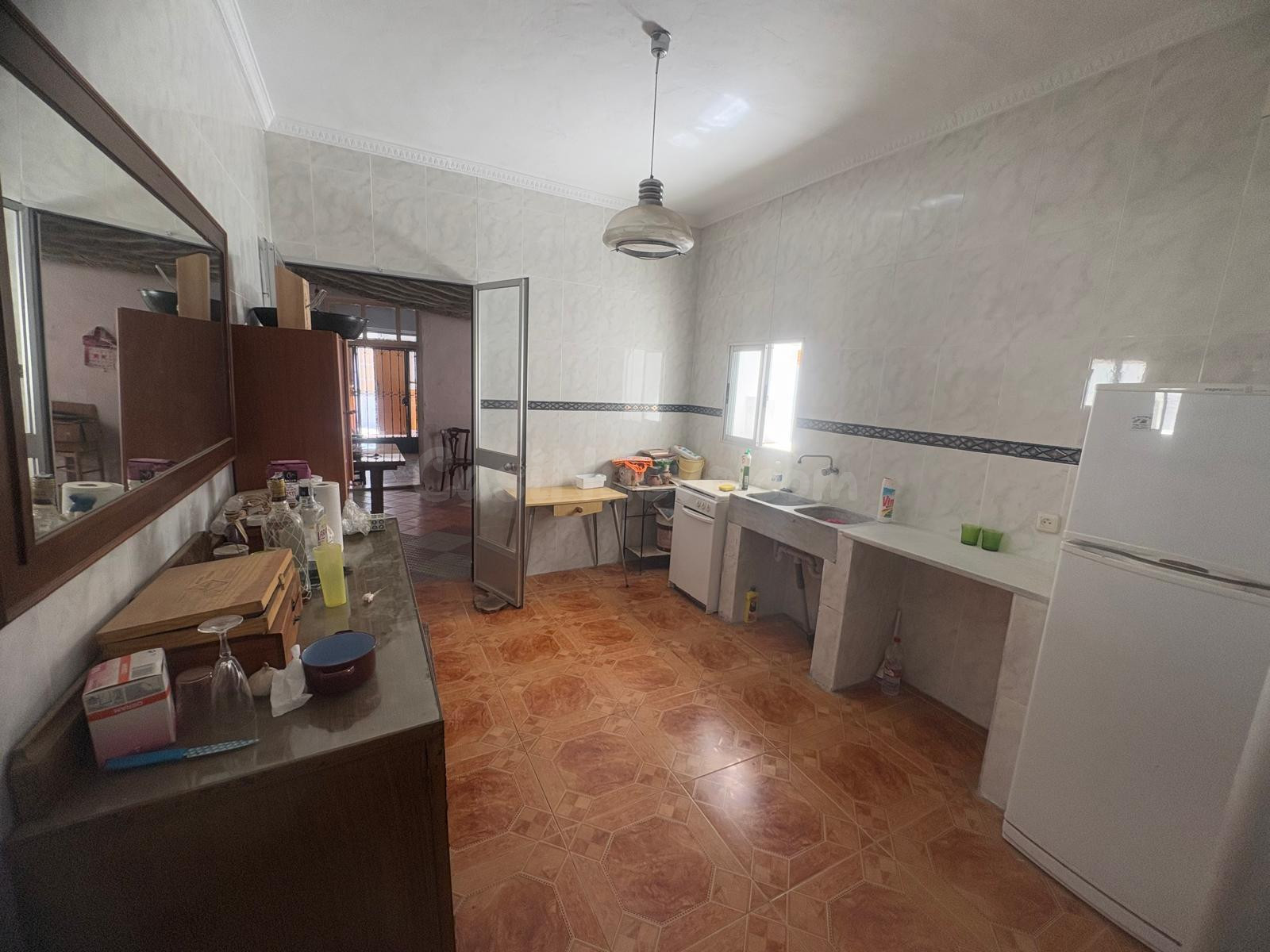 OPORTUNIDAD ÚNICA: CASA DE DOS PLANTAS CON PATIO Y POZO EN B - foto 3