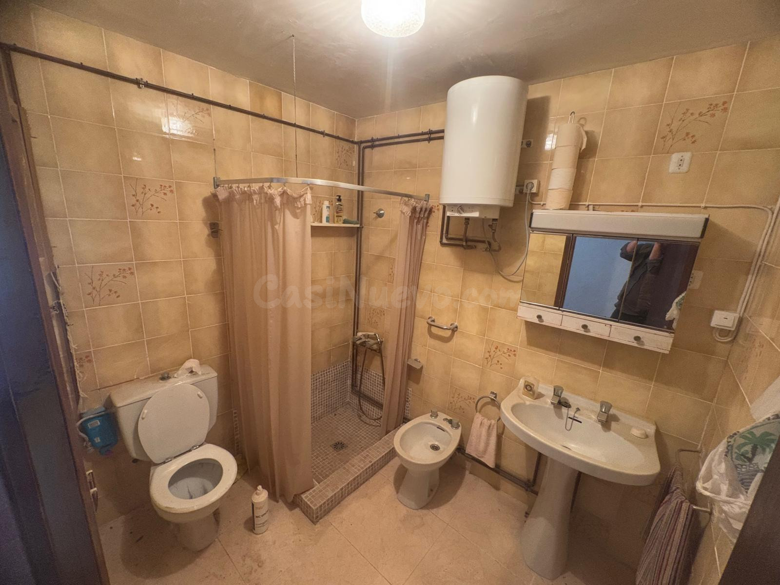 OPORTUNIDAD ÚNICA: CASA DE DOS PLANTAS CON PATIO Y POZO EN B - foto 4