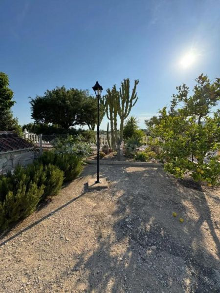 Casa 4 habitaciones 216m² en venta - Partida lomas