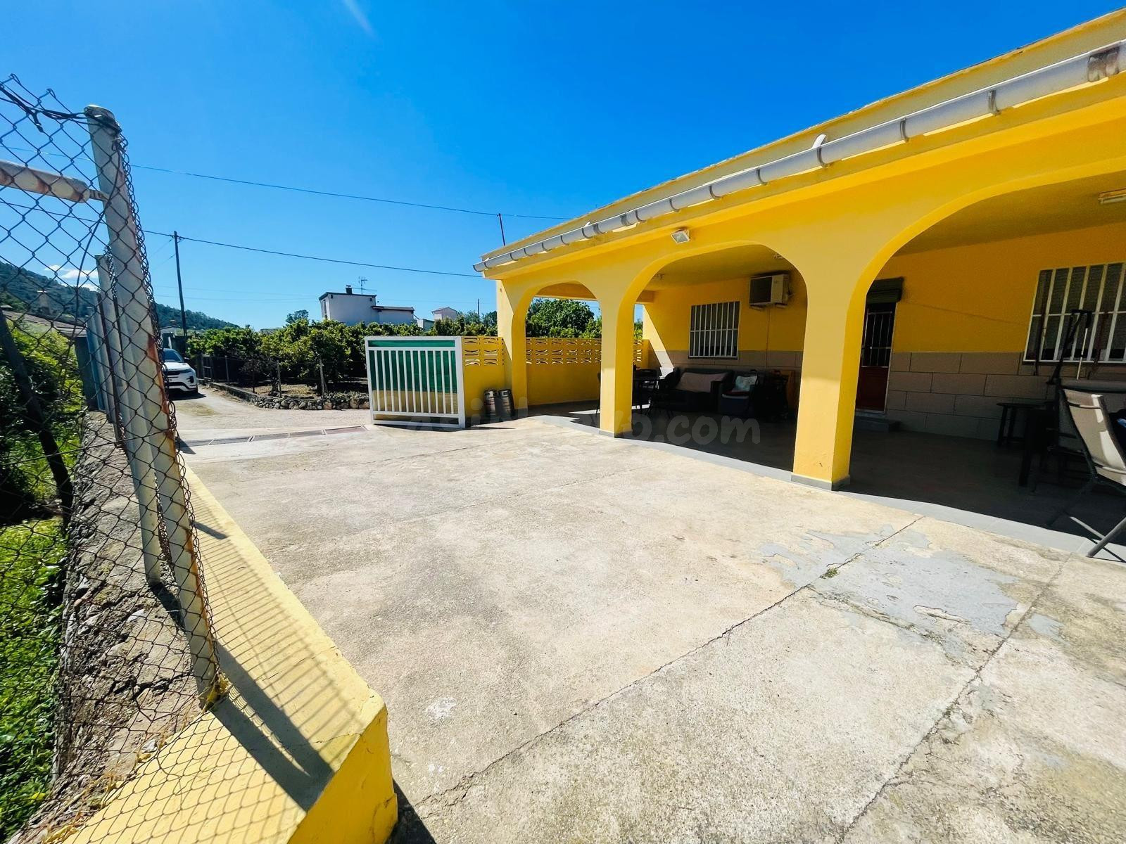 Chalet independiente en camino Sanchis