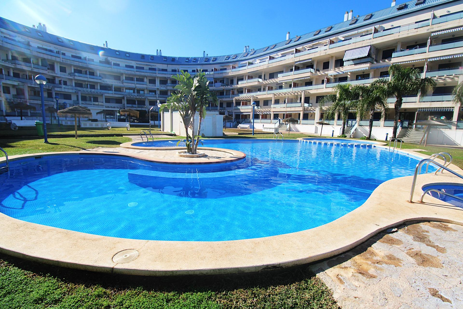 Precioso apartamento de un dormitorio con acceso directo a la piscina.