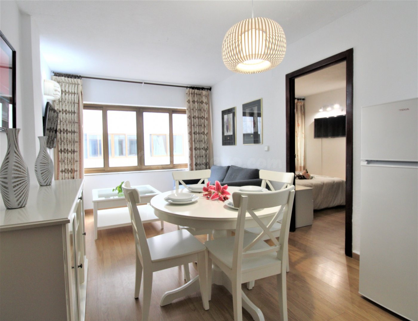 Apartamento de un dormitorio junto a la plaza del ayuntamiento.