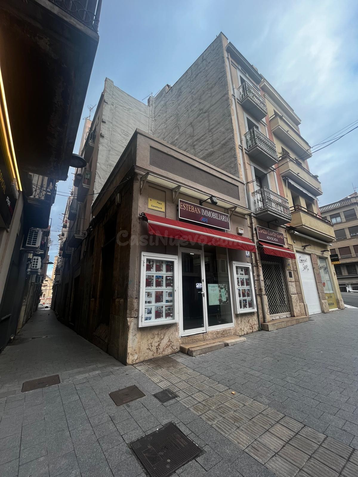 LOCAL COMERCIAL EN VENDA TORTOSA CENTRE