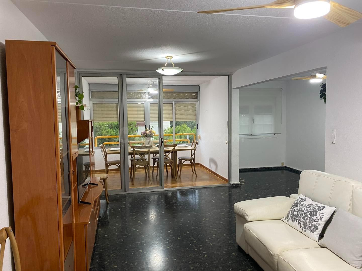 ALQUILER DE habitación EN PISO CON PISCINA, ZONAS COMUNES Y VISTAS AL MAR