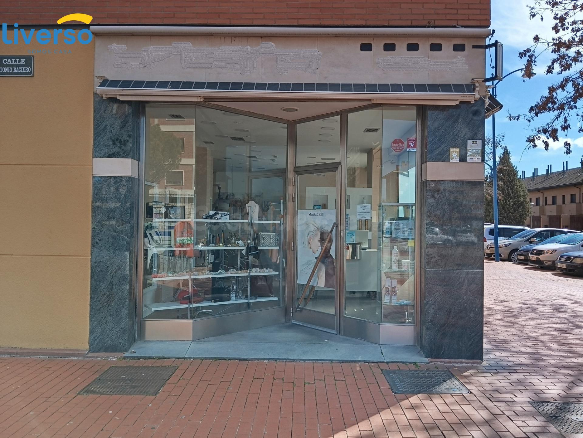 SE ALQUILA LOCAL COMERCIAL FRENTE A PISCINAS CUBIERTAS DE ARANDA