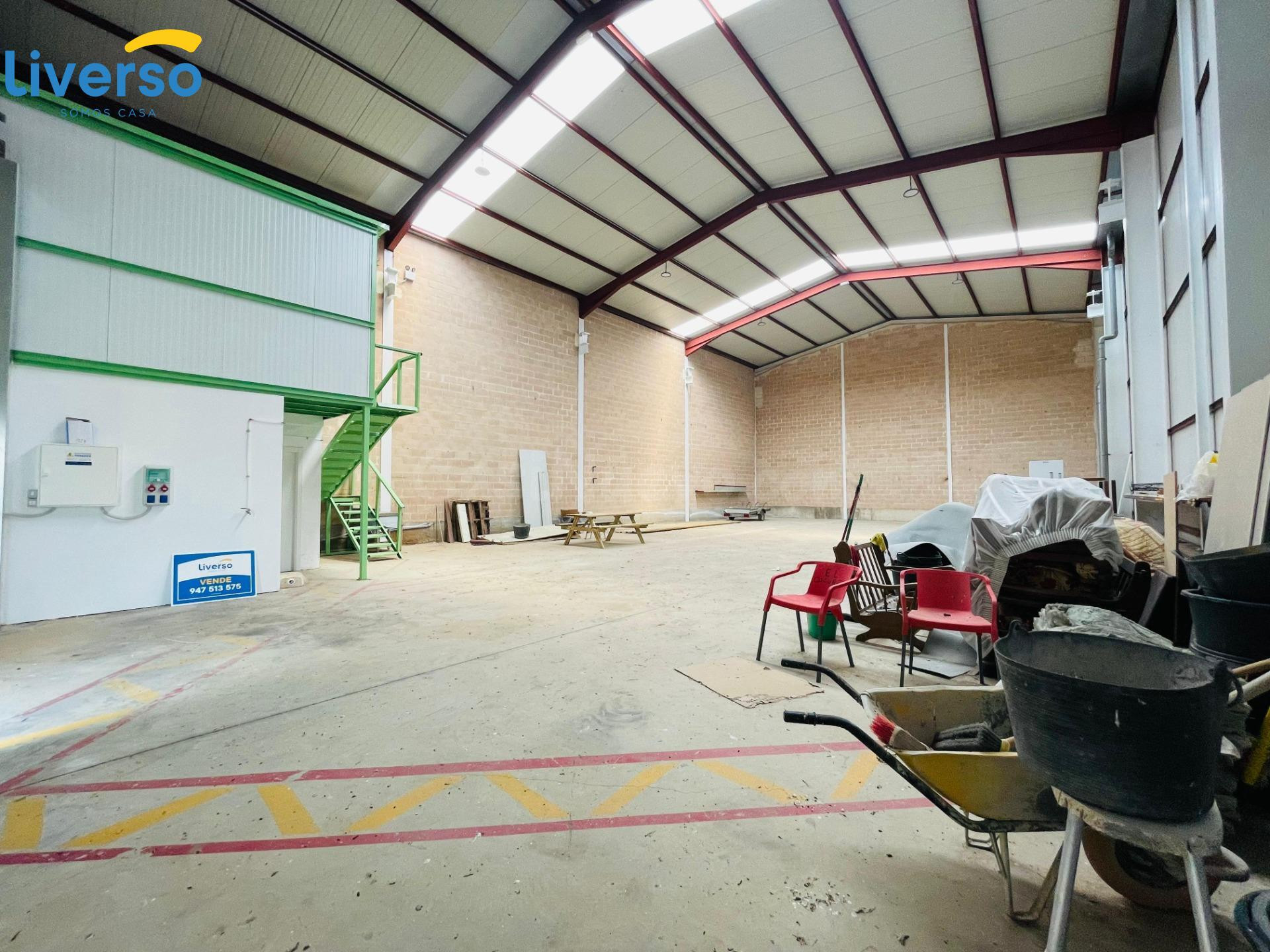 Nave en venta y alquiler – Más de 300 m2 - foto 2