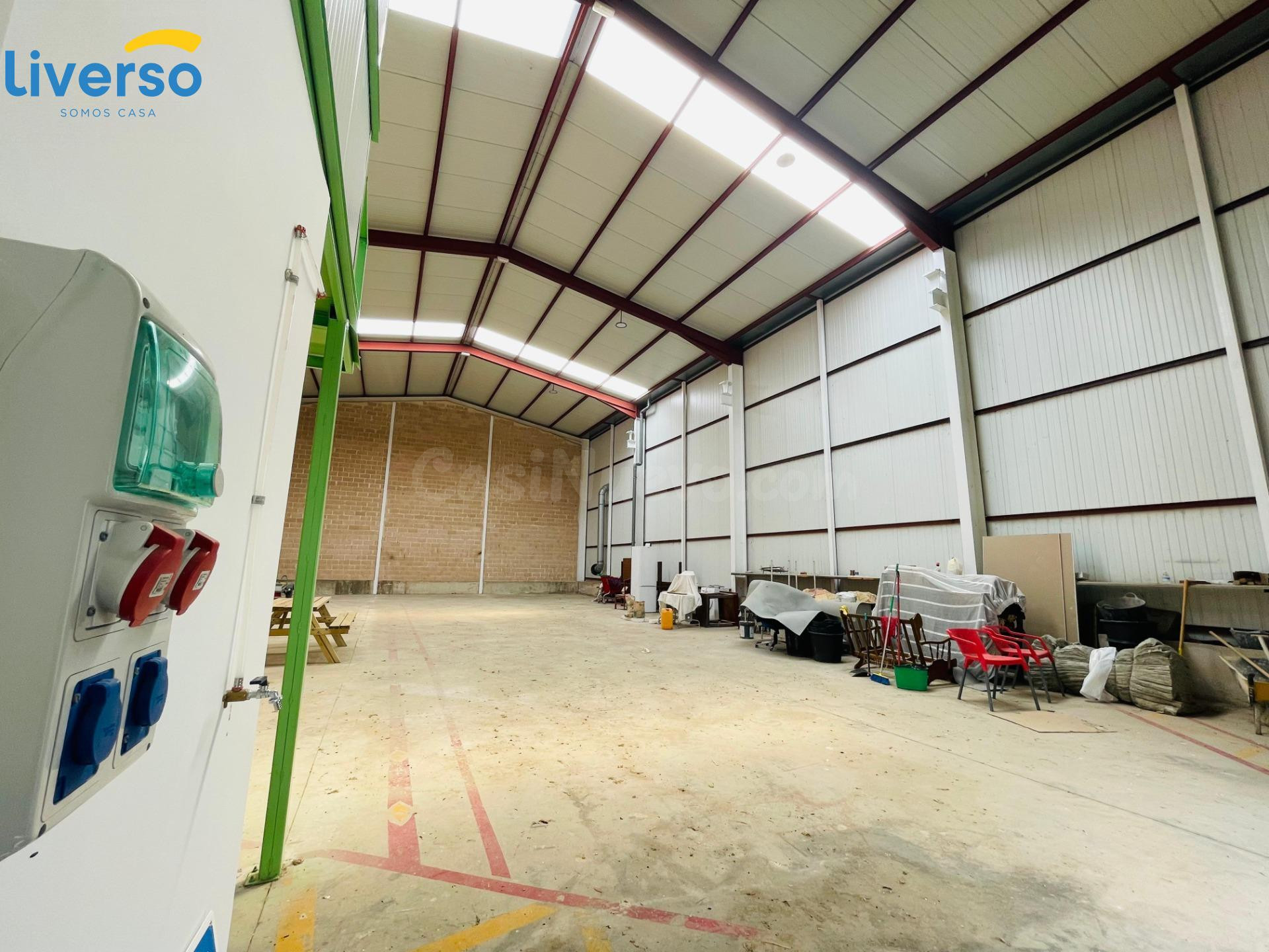 Nave en venta y alquiler – Más de 300 m2 - foto 3