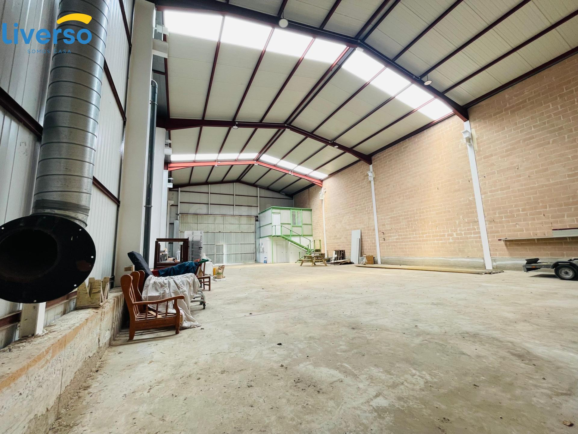 Nave en venta y alquiler – Más de 300 m2 - foto 4