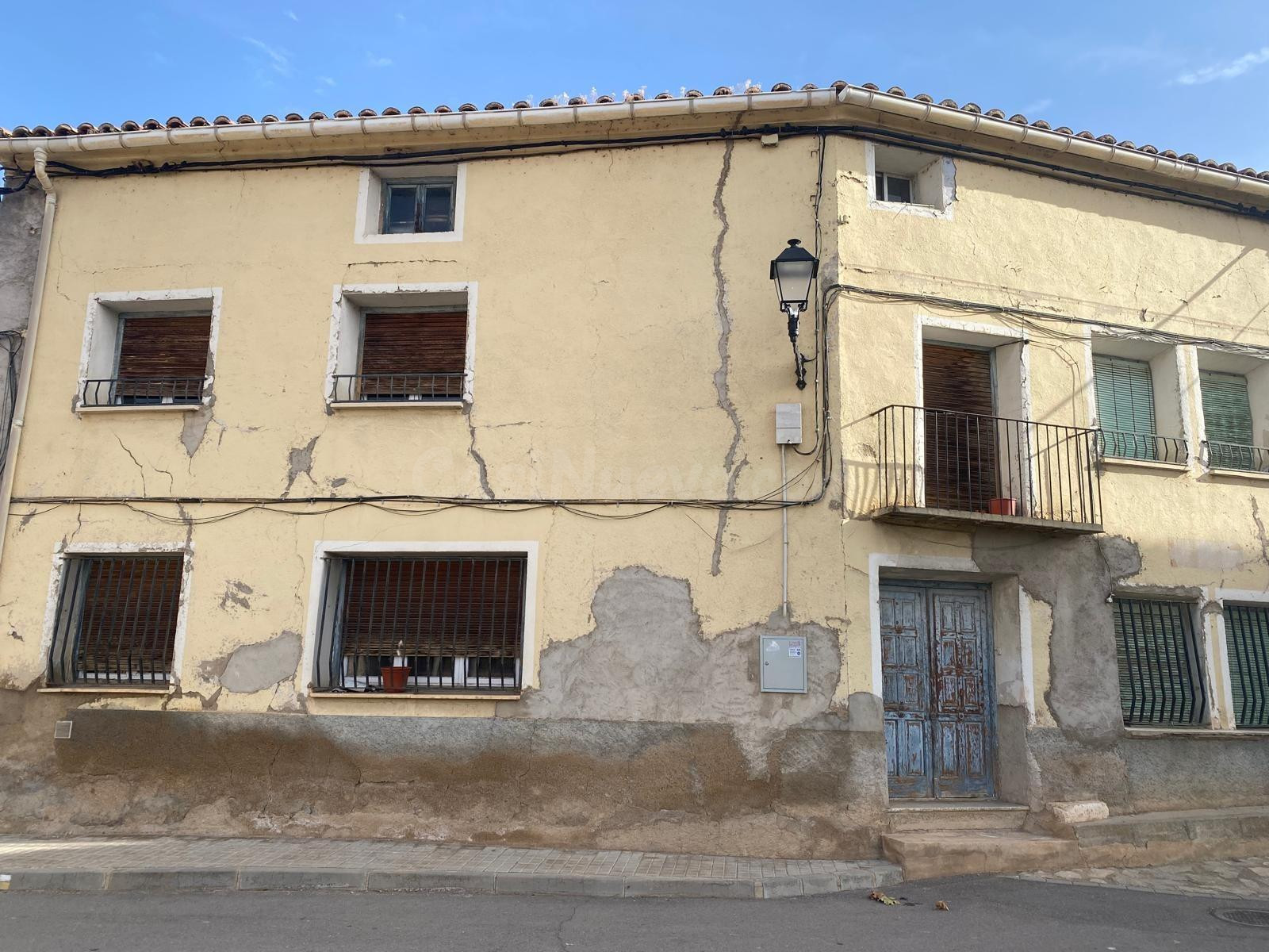 CASA EN VENTA EN LUCO DE JILOCA