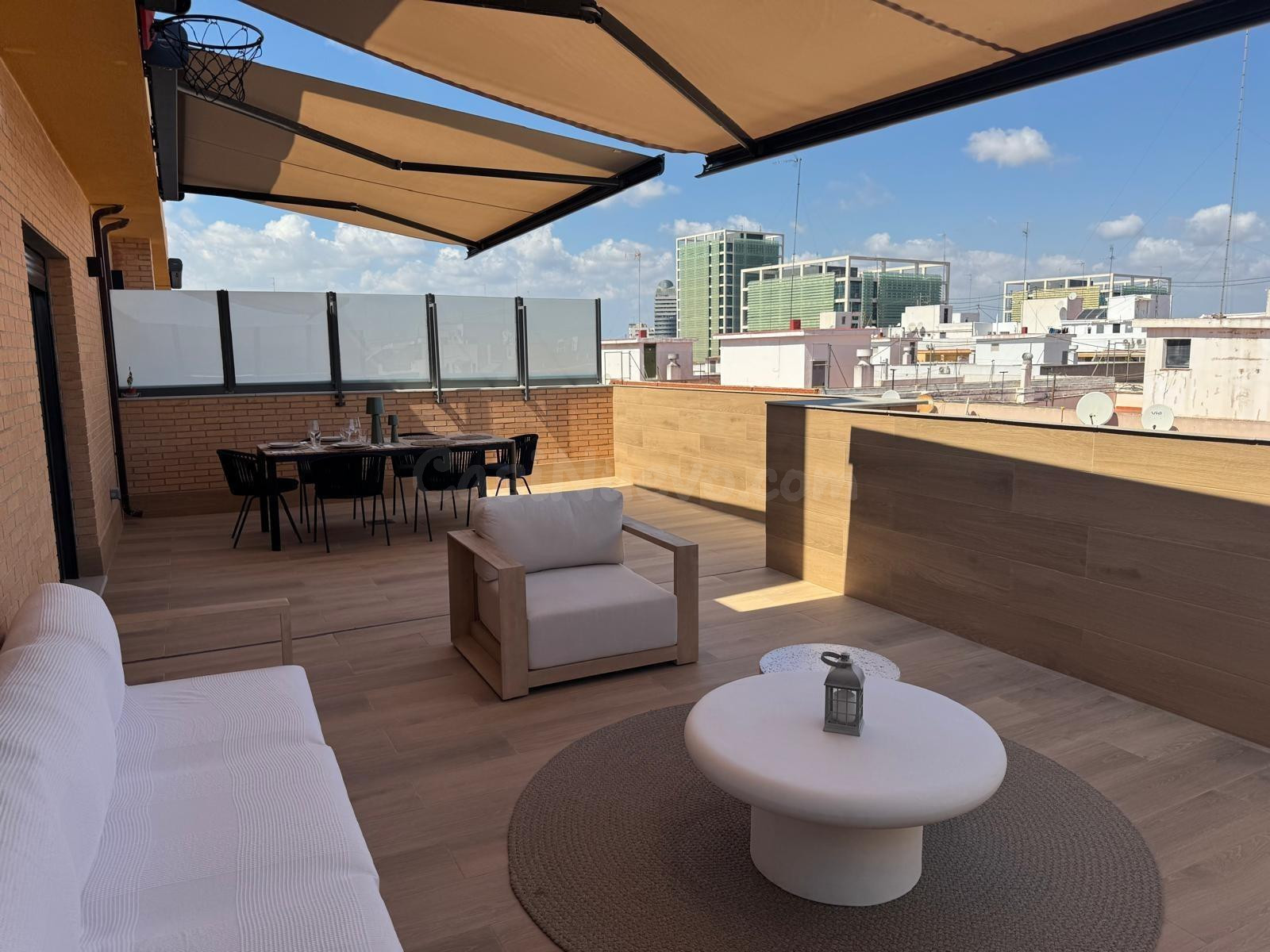 Espectacular Ático Dúplex con Terraza y Garaje Junto a los jardines del Turia