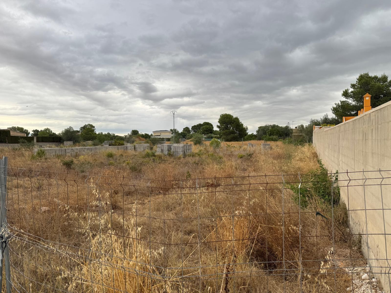 PARCELA DE 859M2 EN GALLIPONT