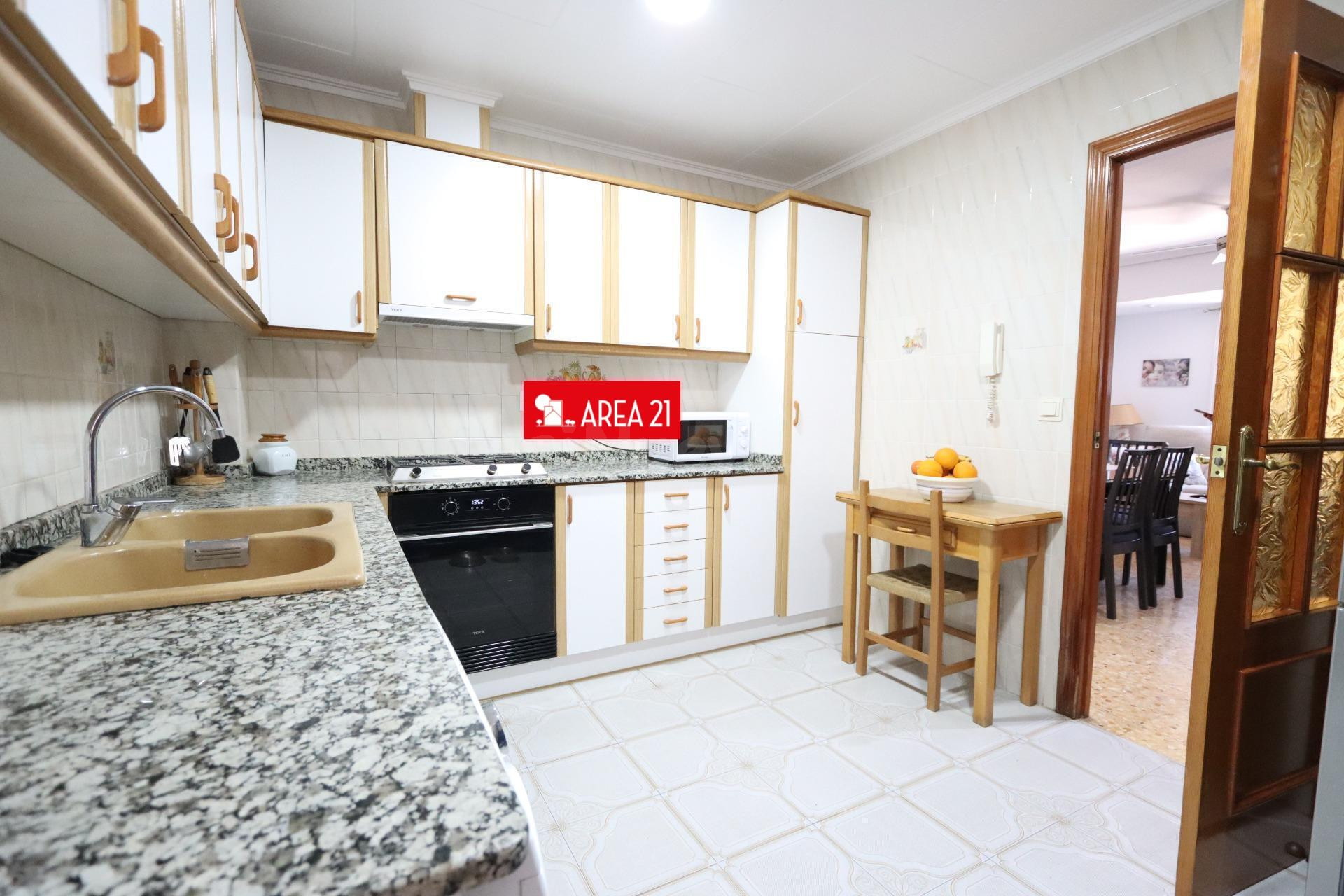 PISO EN VENTA LA POBLA DE VALLBONA - foto 2
