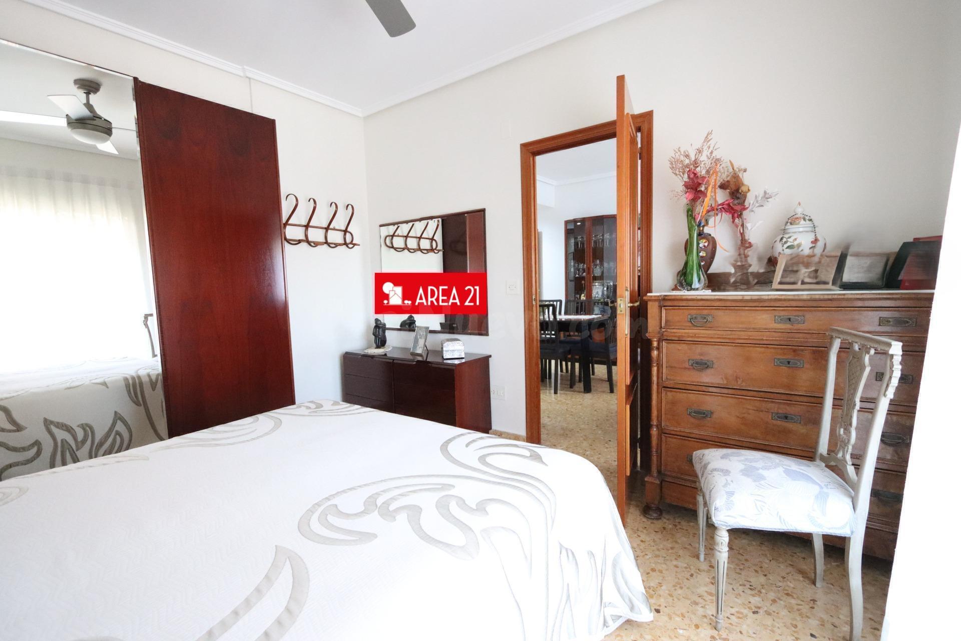 PISO EN VENTA LA POBLA DE VALLBONA - foto 5
