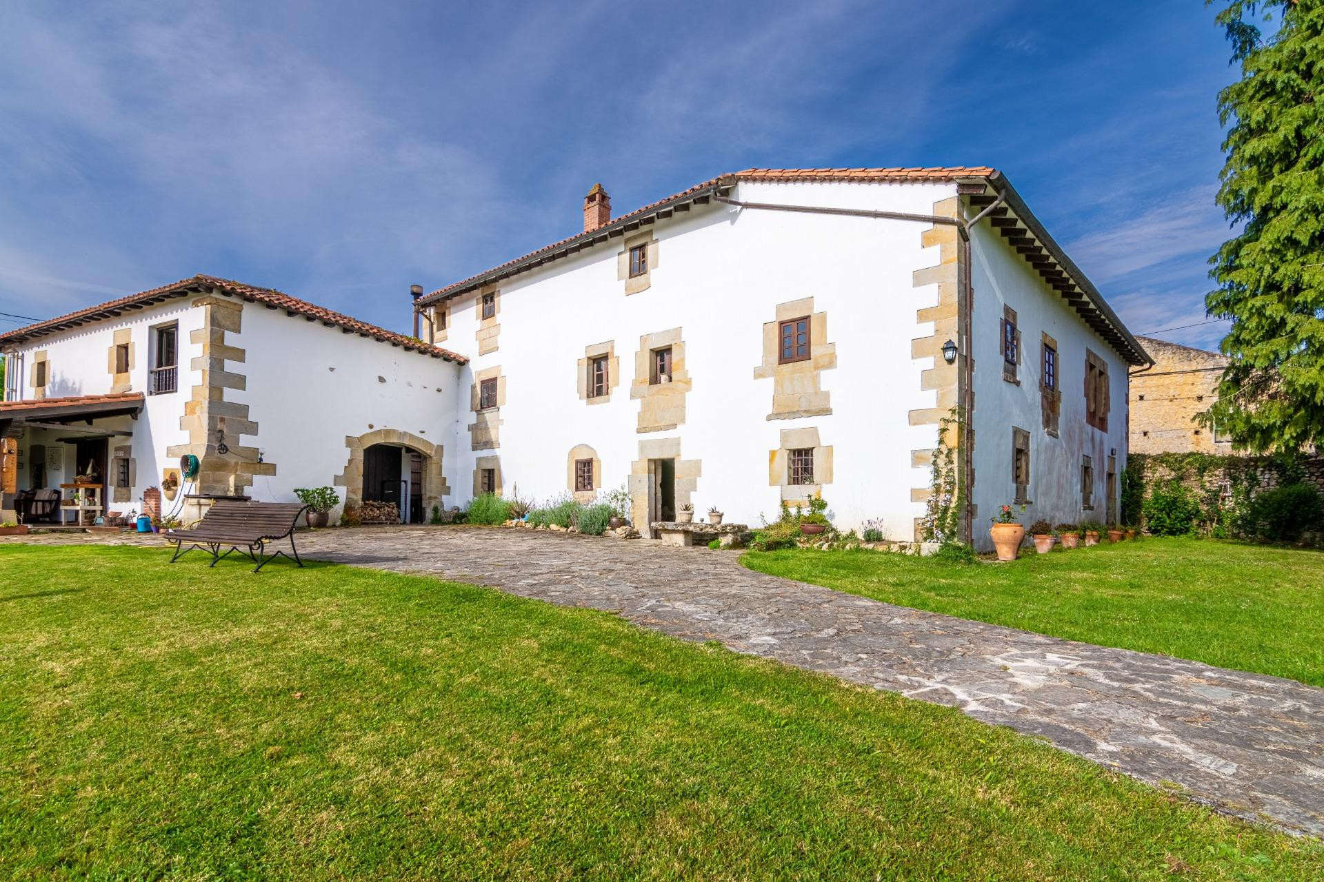 CASONA MONTAÑESA EN VILLAPRESENTE CON PISCINA Y TENIS - foto 3