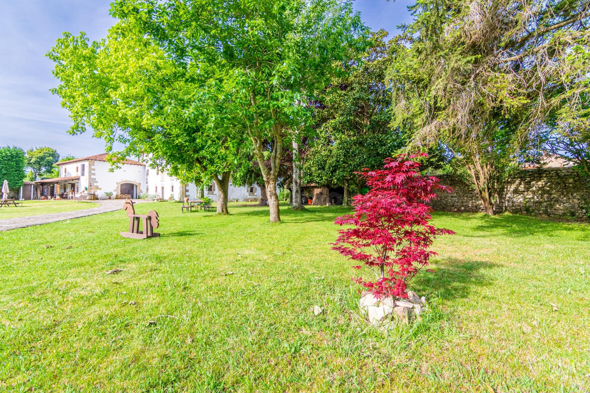 CASONA MONTAÑESA EN VILLAPRESENTE CON PISCINA Y TENIS - foto 4
