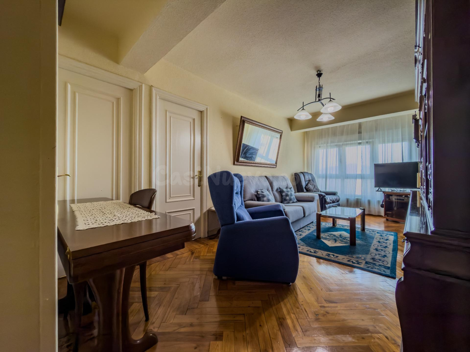 EXCELENTE PISO EN CUATRO CAMINOS JUNTO A VALDECILLA: luminoso, con ascensor y parking