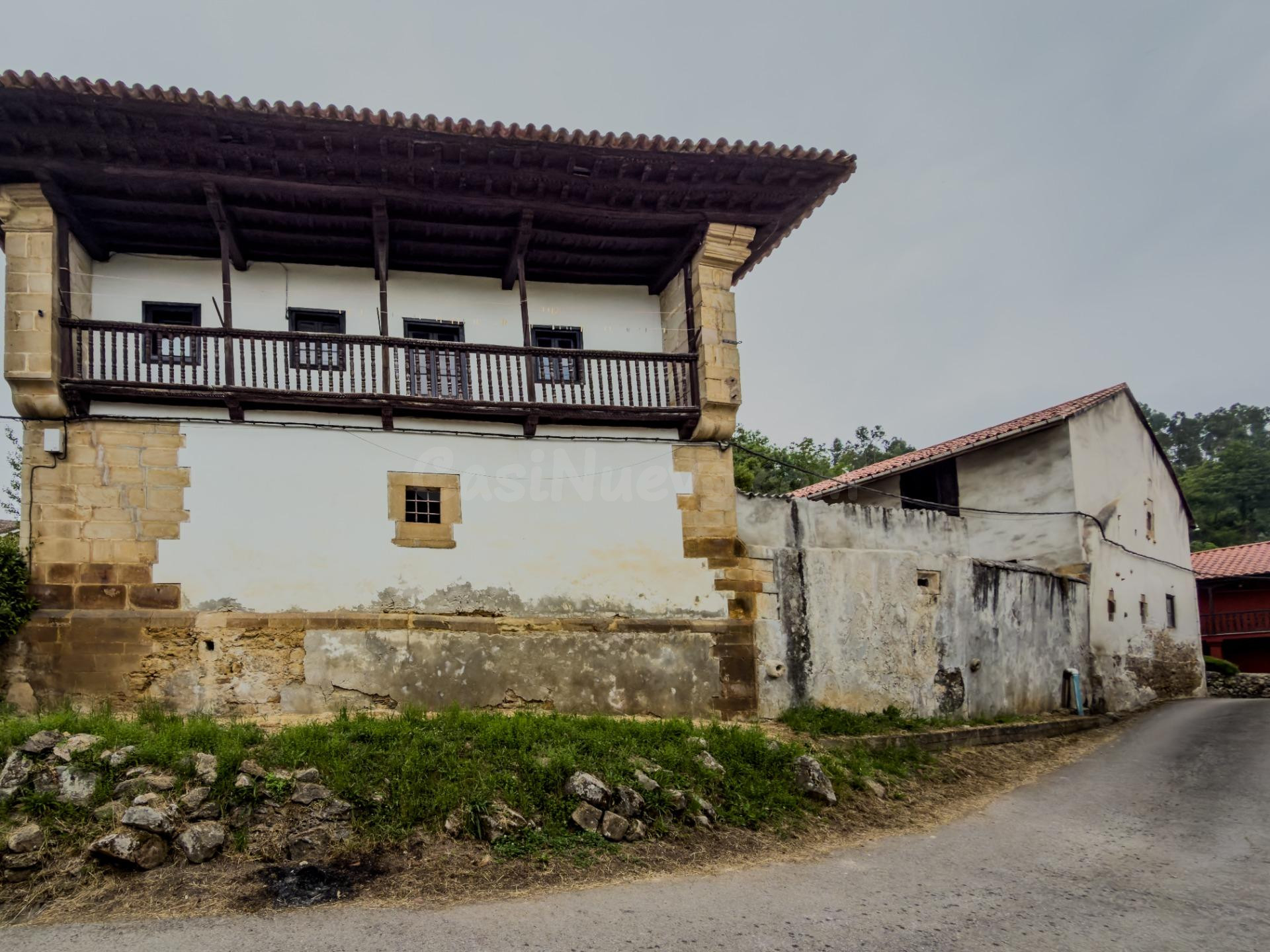 Casa de piedra en Alfoz de Lloredo - foto 2