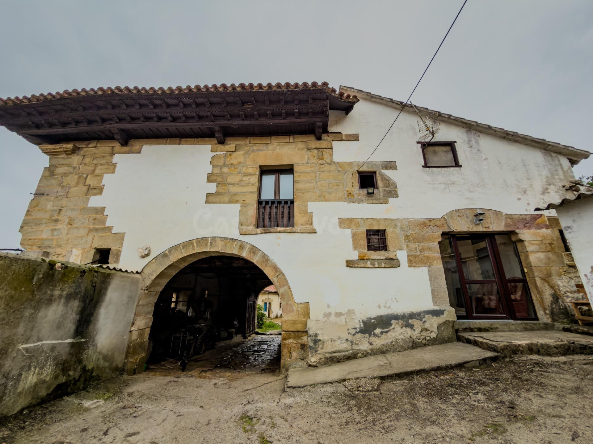 Casa de piedra en Alfoz de Lloredo - foto 3