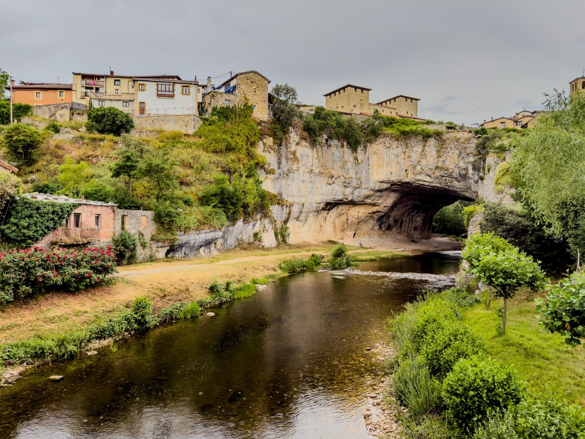Espectacular casa en venta en Puentedey, uno de los pueblos más bonitos de España
