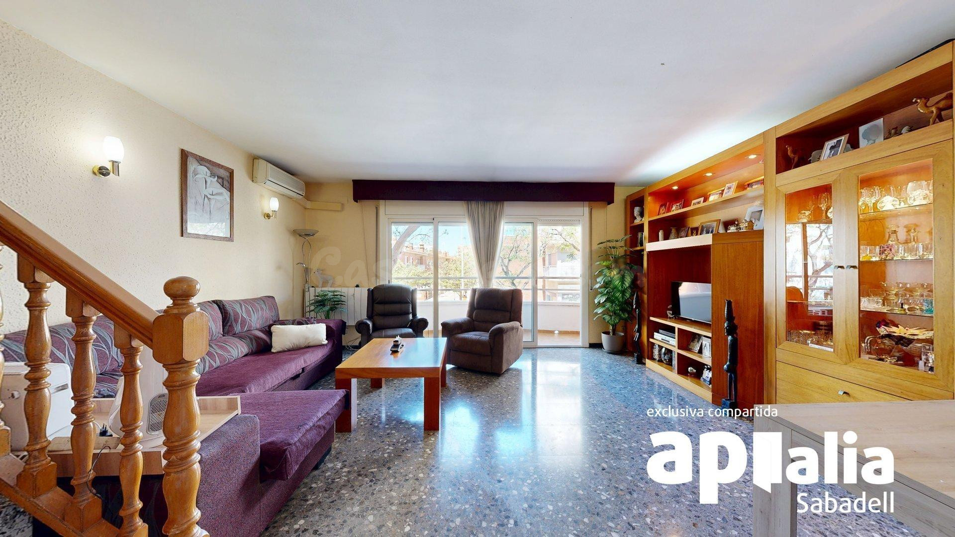 ESPECTACULAR CASA AMB TERRASSES I GOLFA A CAN LLOBET