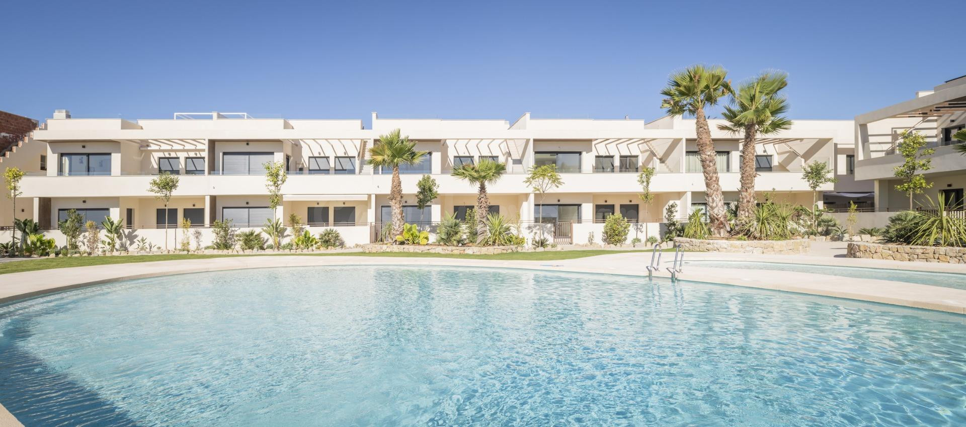 Se vende bungalow cerca del mar en La Veleta de Torrevieja, Alicante