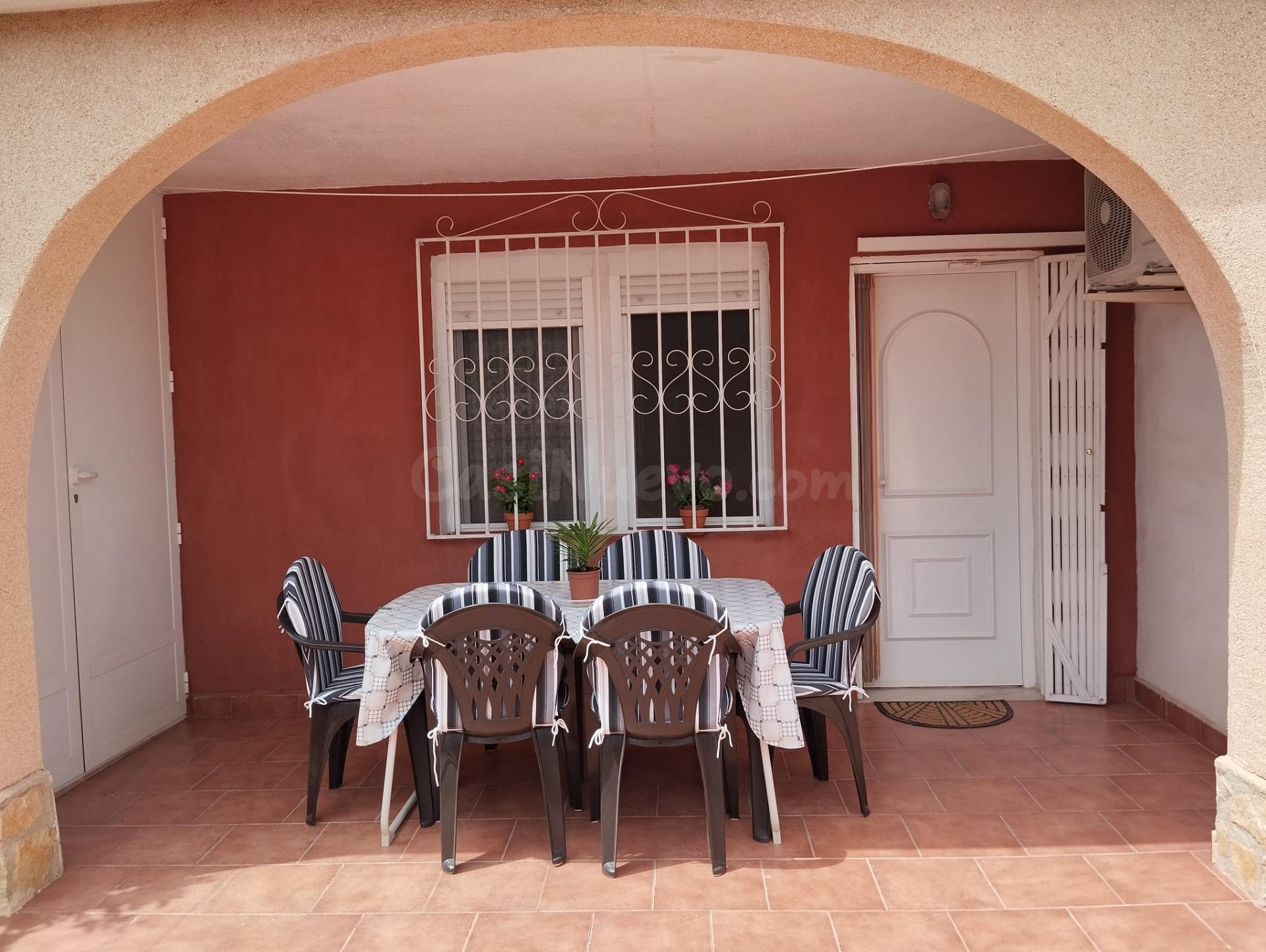 ALQUILER DE SEPTIEMBRE A JUNIO PARA PROFESORES!!  BUNGALOW DE DOS DORMITORIOS EN ZONA TRANQUILA