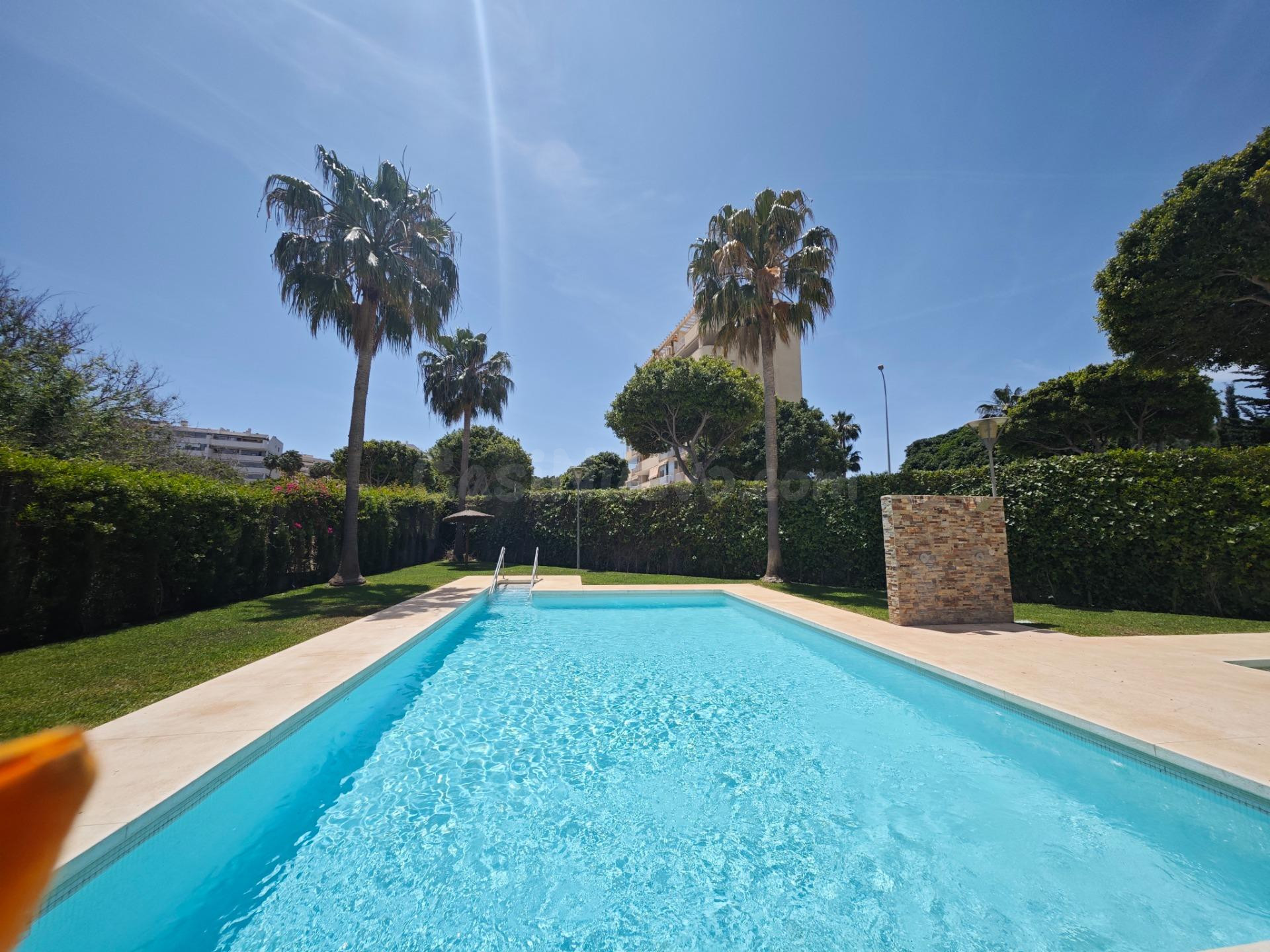 FUENGIROLA PISO 3 DORMITORIOS, 2 BAÑOS, TERRAZA, 2 PLAZAS PARKING, TRASTERO. PISCINAS Y ZONAS INFANTILES