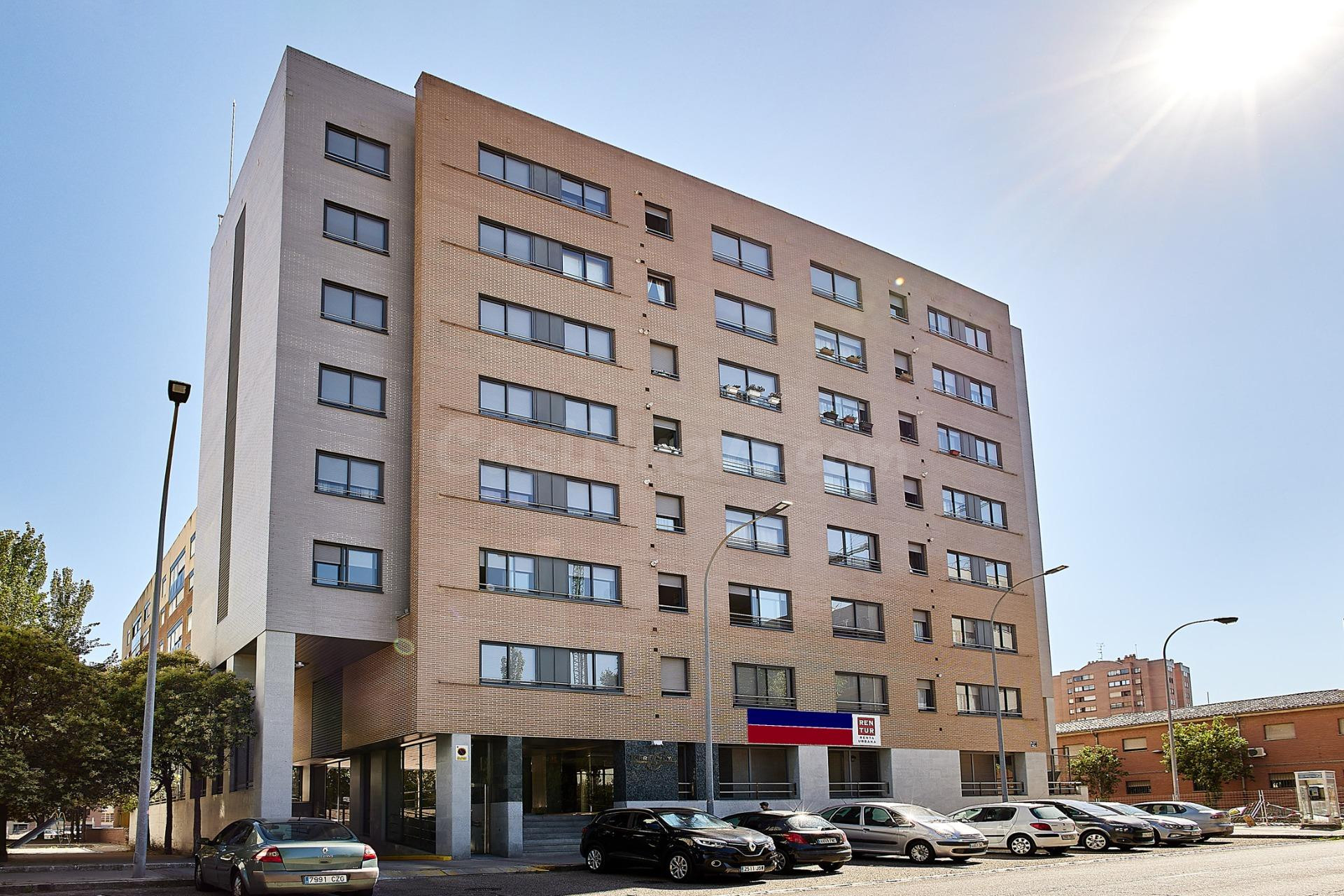 VIVIENDA DE ALQUILER CON 3 DORMITORIOS EN HUERTA DEL REY (VPO)