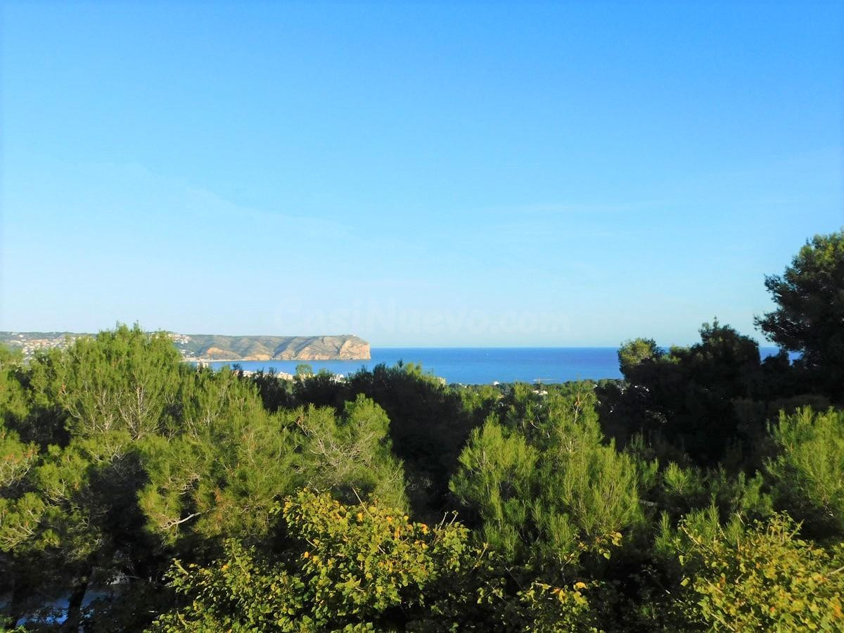 Villa con vistas al mar y posibilidad de construir otra villa en la parcela