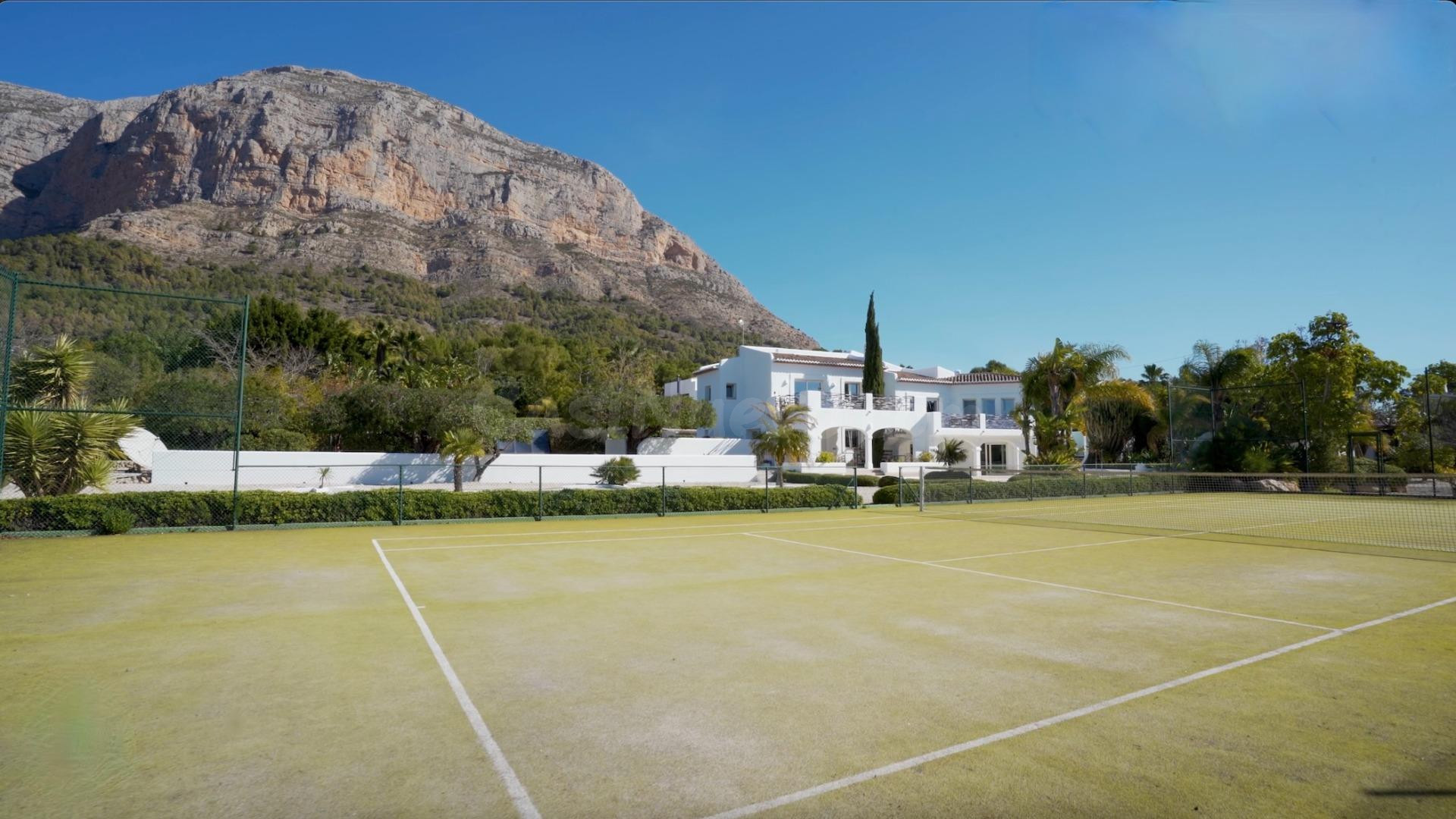 Espectacular villa de estilo ibicenco con fantásticas vistas