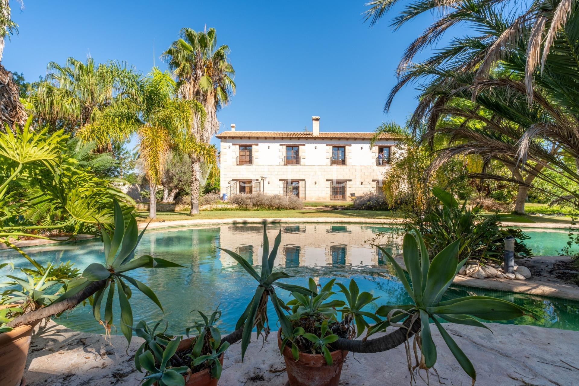 Exclusiva villa de lujo en Valverde (Elche, Alicante)