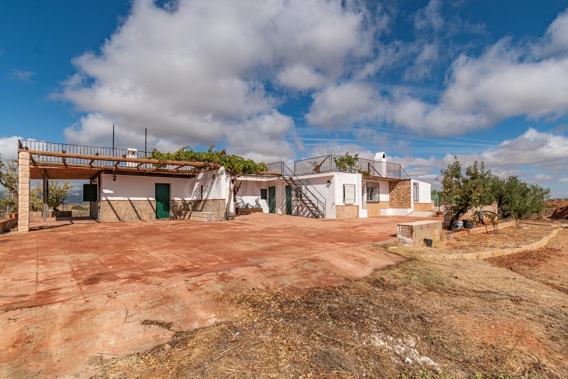Casa con terreno 6 habitaciones 130m² en venta - Andalucia