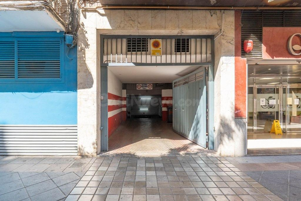 Venta de tres plazas de garaje juntas en calle Pedro Antonio de Alarcón