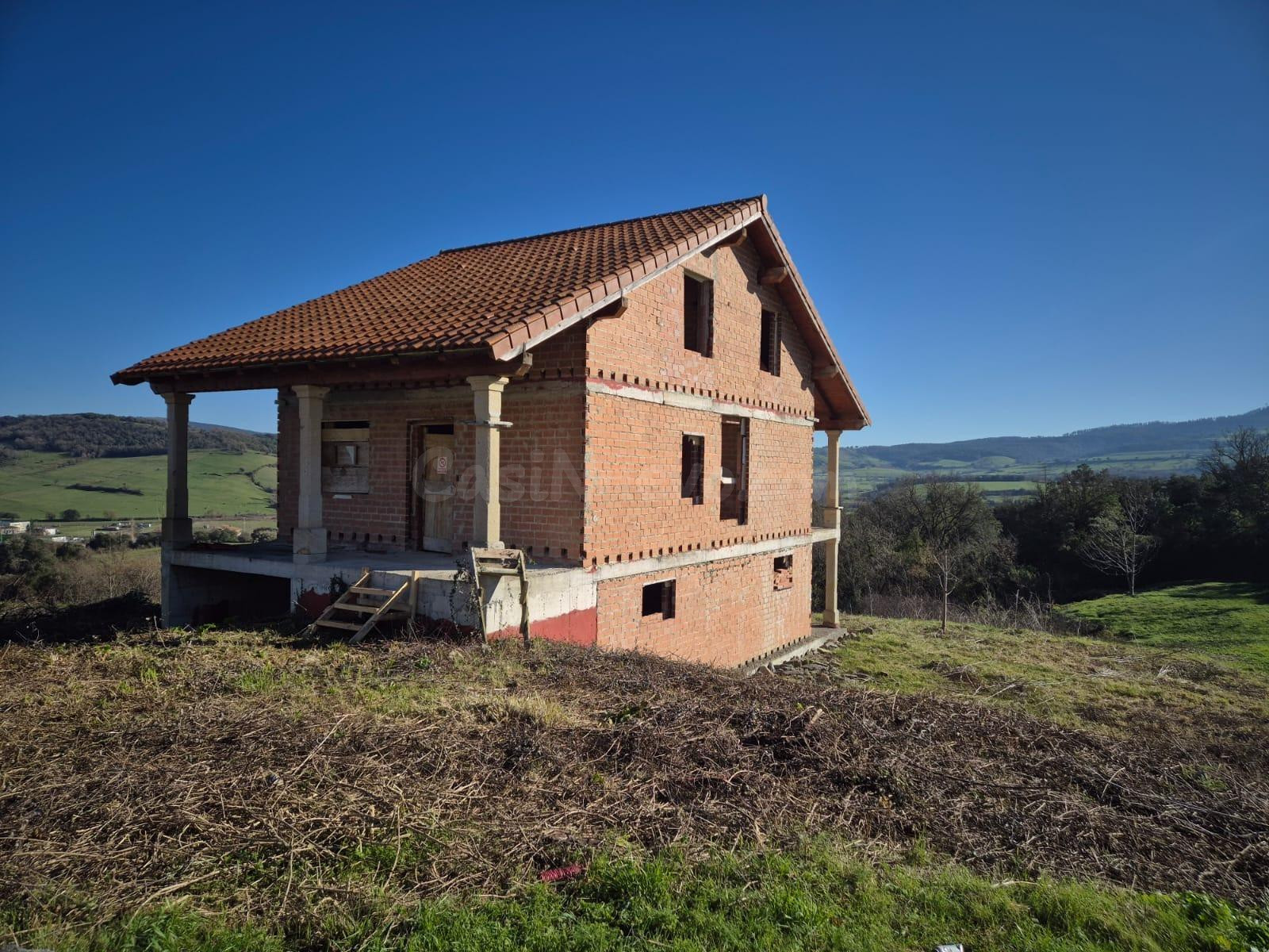 EN VENTA CASA EN CONSTRUCCIÓN EN EL VALLE DE MENA