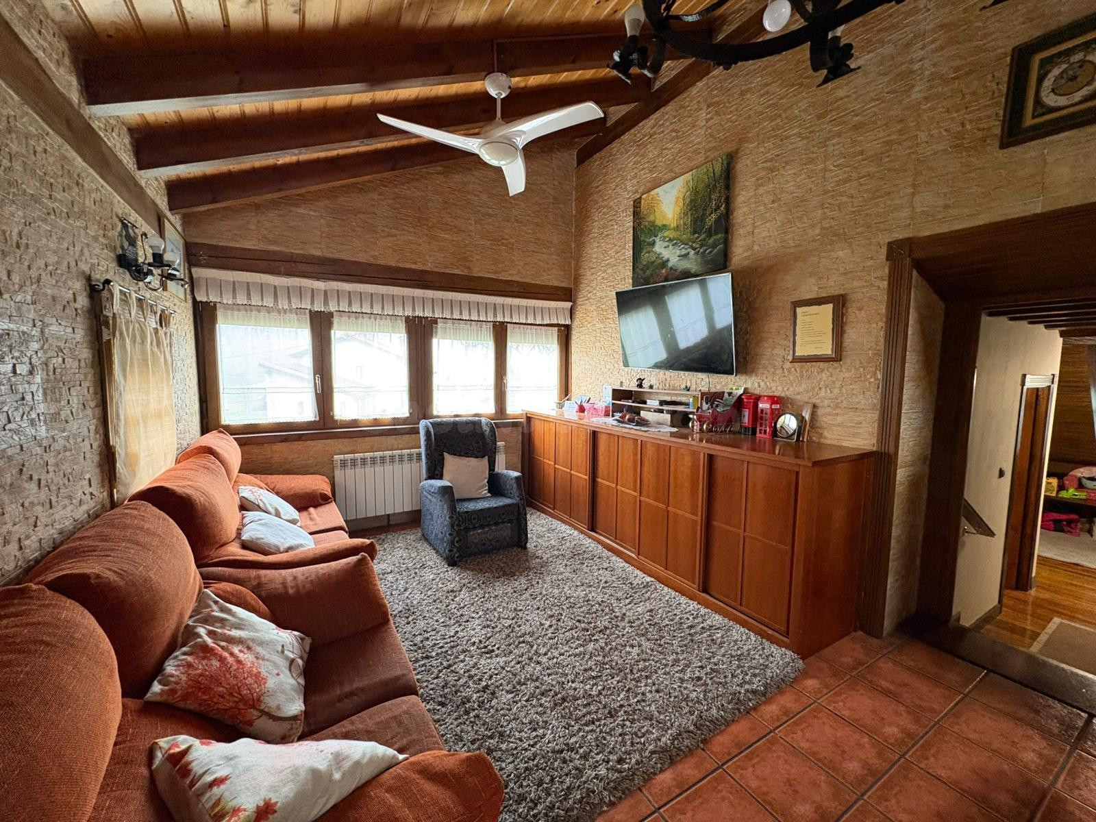 PRECIOSA CASA DE PUEBLO EN VENTA