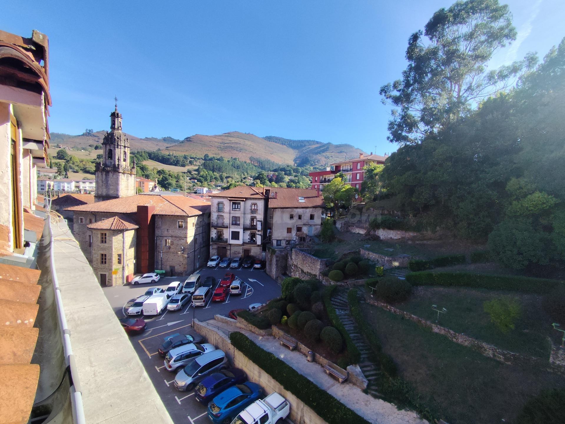 Acogedor Piso en el Corazón de Balmaseda - ¡Listo para Entrar a Vivir!