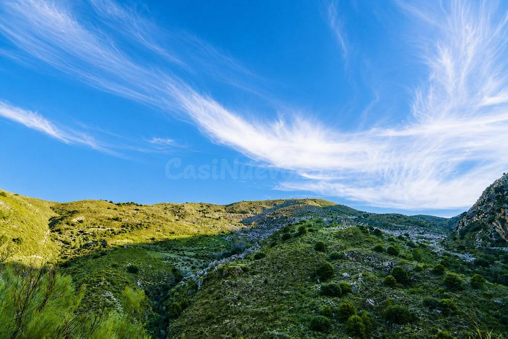 EXCLUSIVA FINCA ECOLÓGICA DE 243 HECTÁREAS EN ÓRGIVA