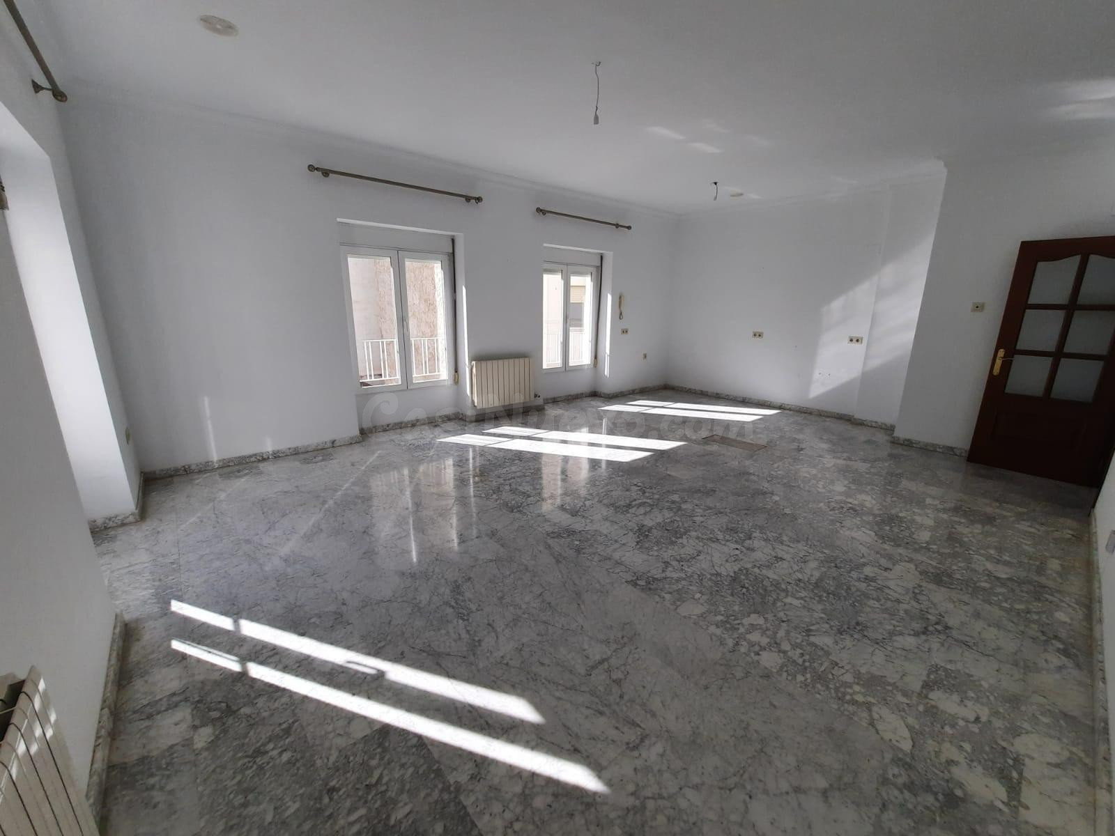 Piso 3 habitaciones 139m² en alquiler - Recogidas