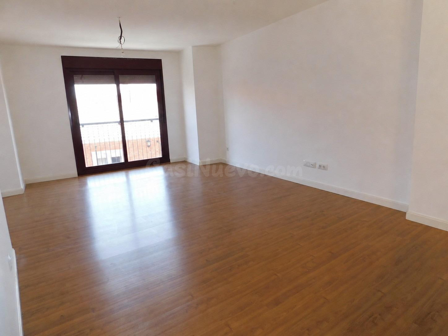 Piso Dúplex de 2 dormitorios, 2 baños, Garaje y Trastero